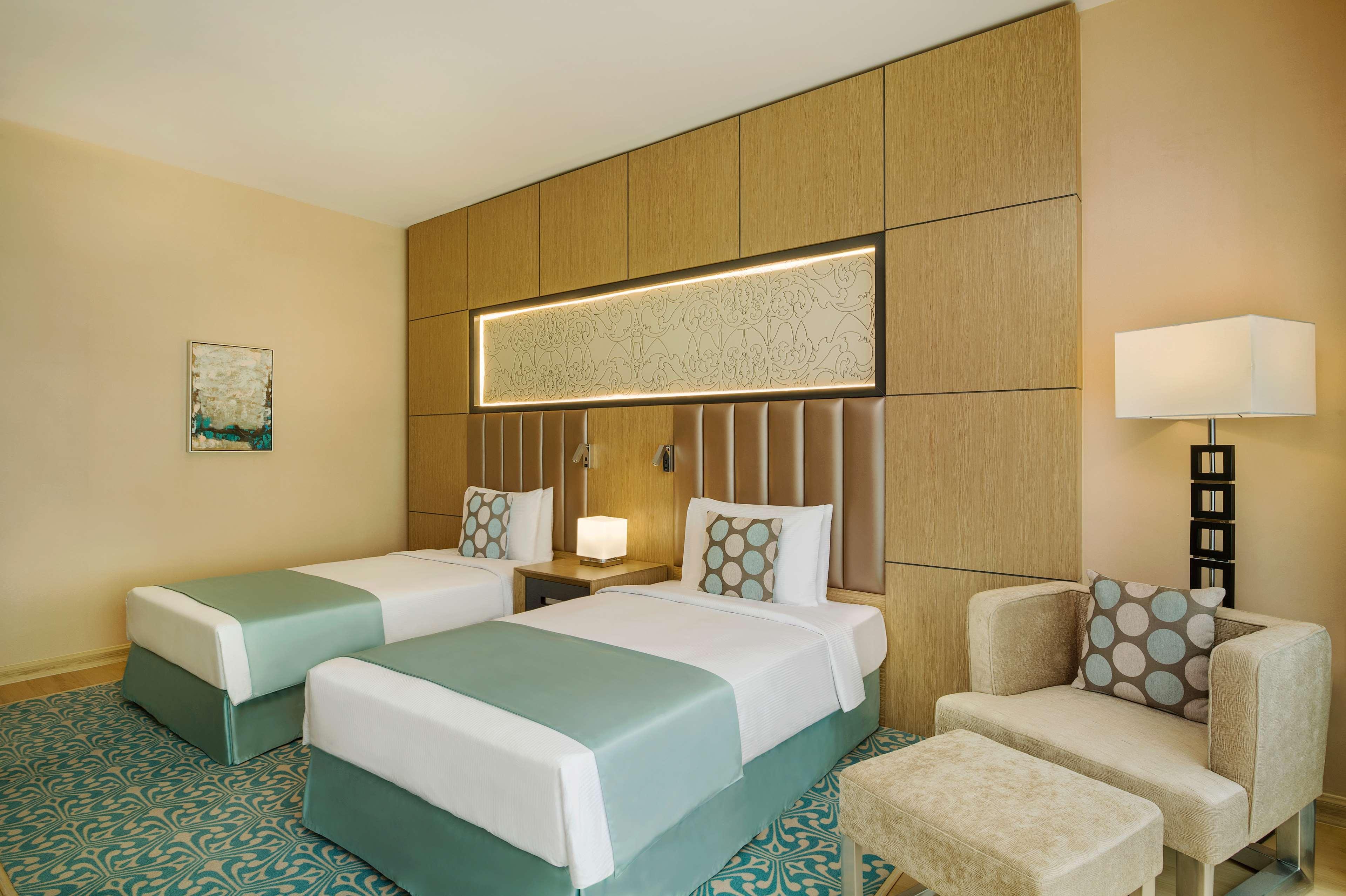 Wyndham Doha West Bay Hotell Eksteriør bilde Deluxe Room