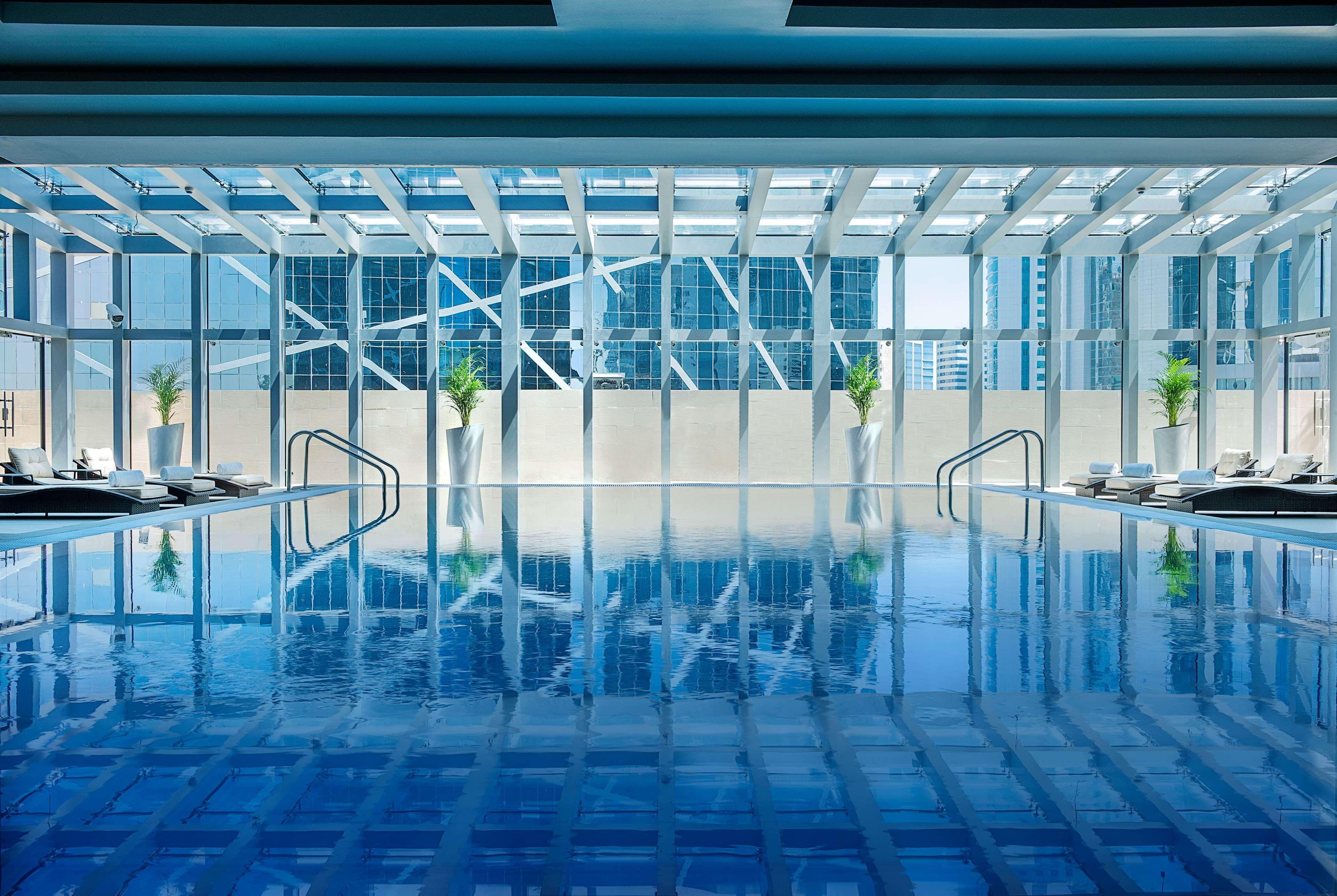 Wyndham Doha West Bay Hotell Eksteriør bilde The pool at the Ritz-Carlton, Dubai