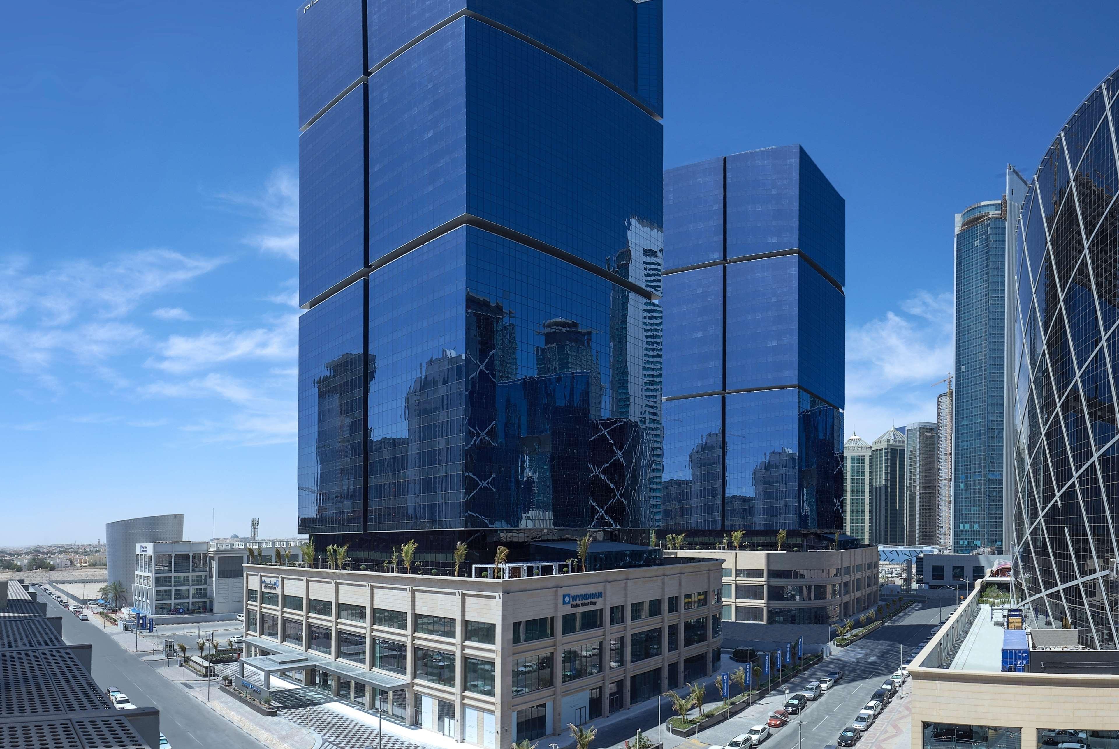 Wyndham Doha West Bay Hotell Eksteriør bilde The complex in 2018