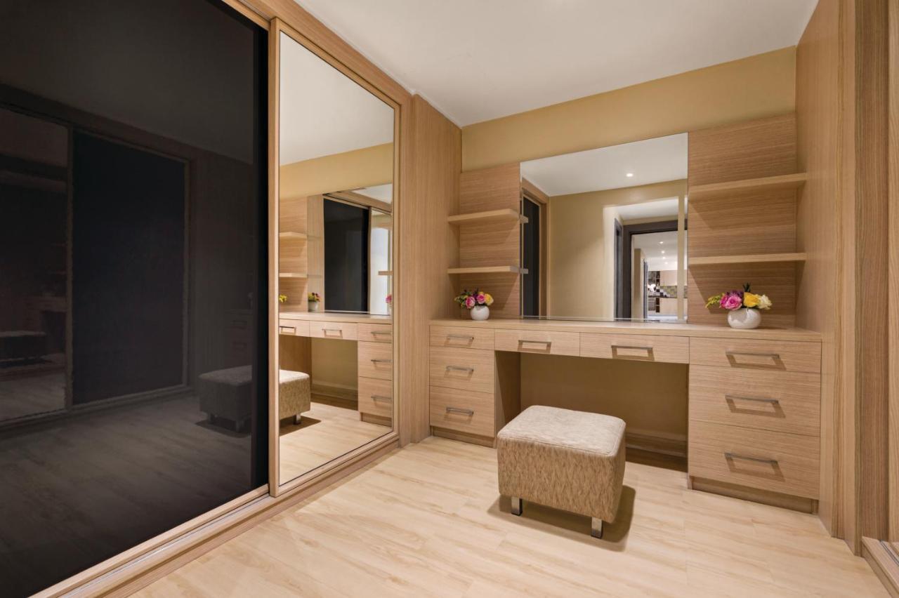 Wyndham Doha West Bay Hotell Eksteriør bilde A dressing room
