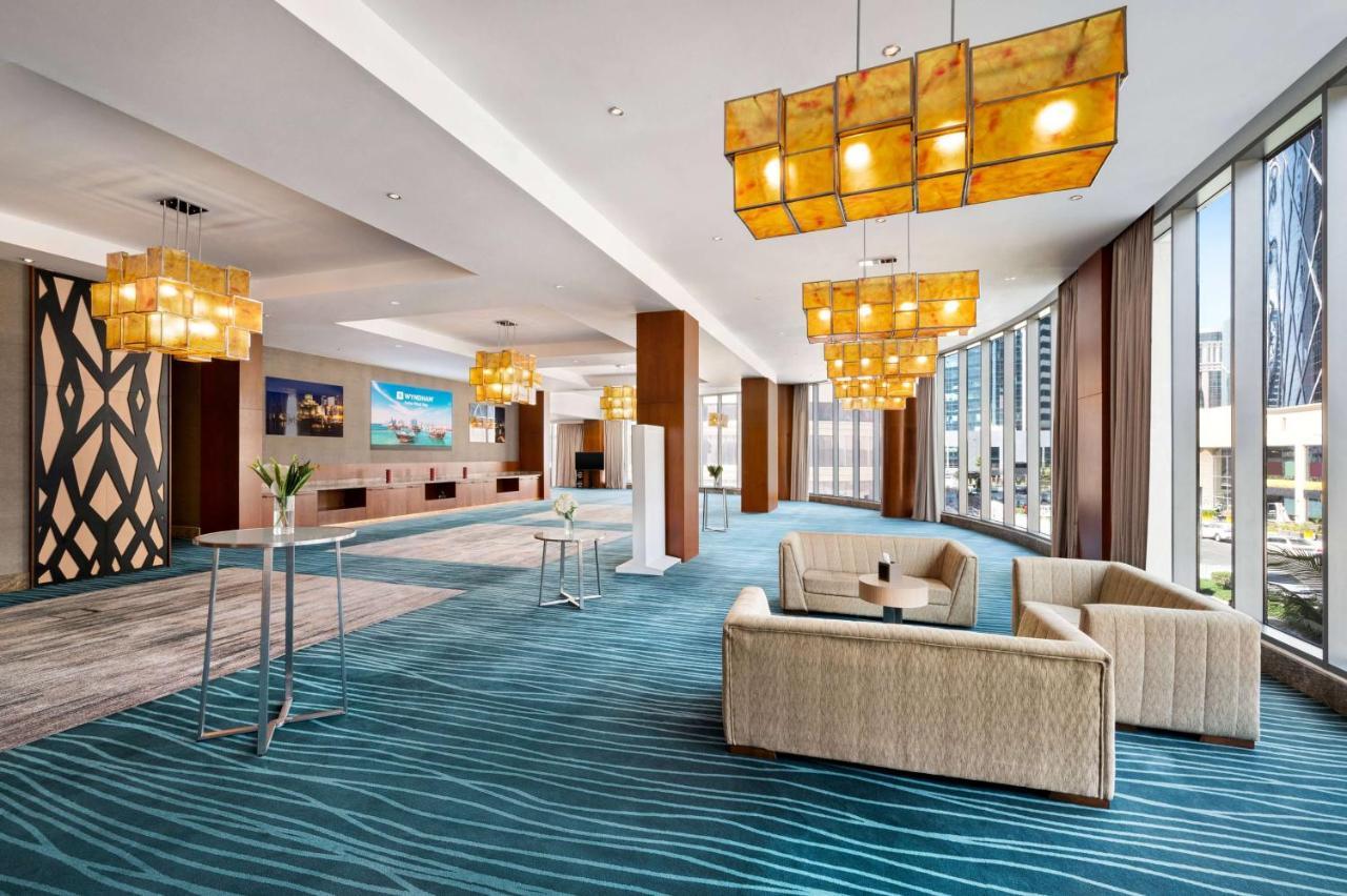 Wyndham Doha West Bay Hotell Eksteriør bilde The Westin Convention Center