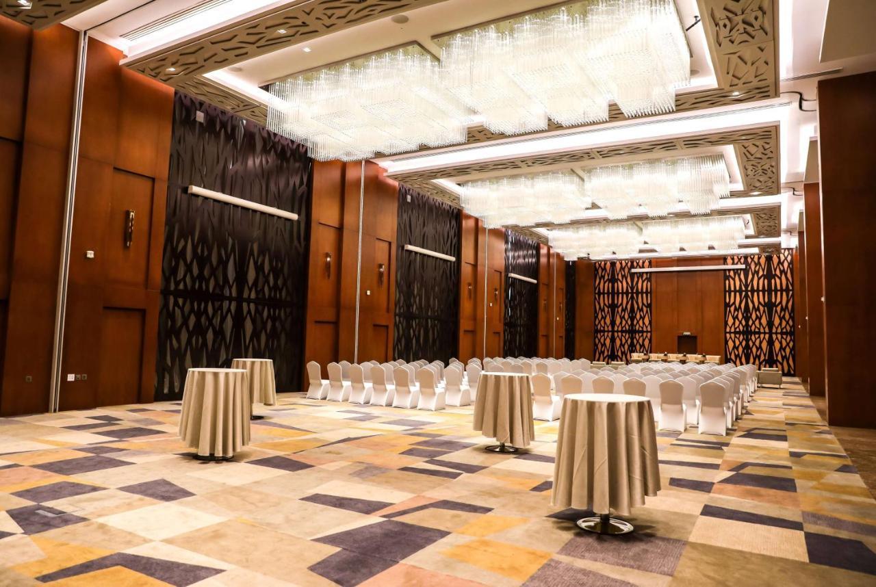 Wyndham Doha West Bay Hotell Eksteriør bilde The ballroom