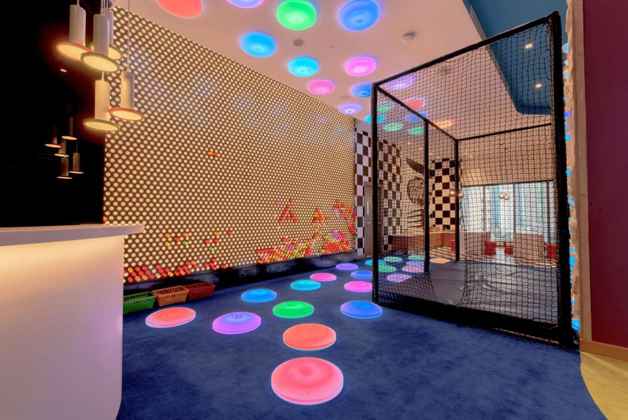 Wyndham Doha West Bay Hotell Eksteriør bilde The Children's Museum of Oakville