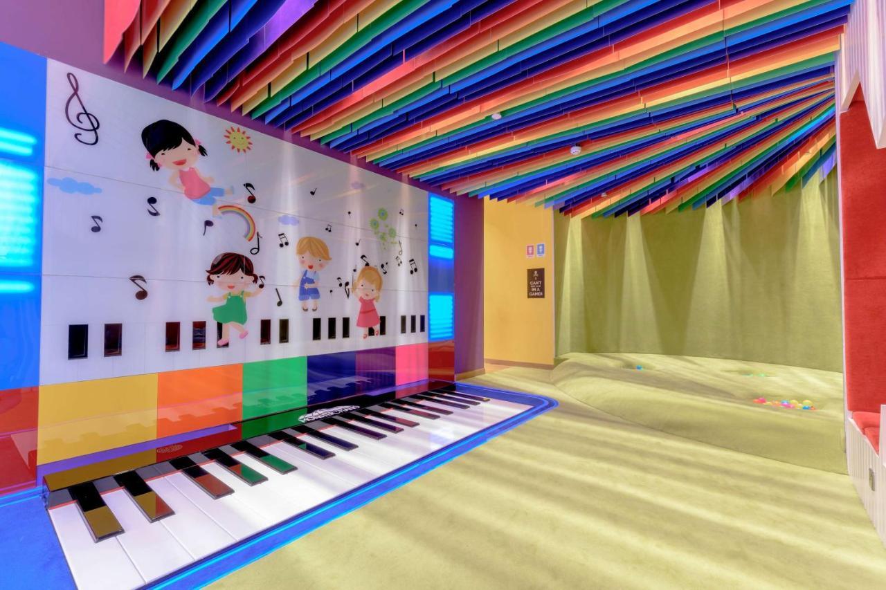 Wyndham Doha West Bay Hotell Eksteriør bilde The Children's Museum of Oak Ridge